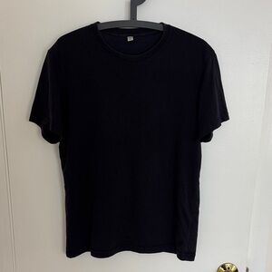 Uniqlo Navy Tshirt Size Medium